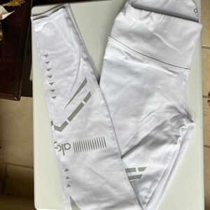 ALO High Waisted Yoga Legging White Size XSmall RN # 87370
